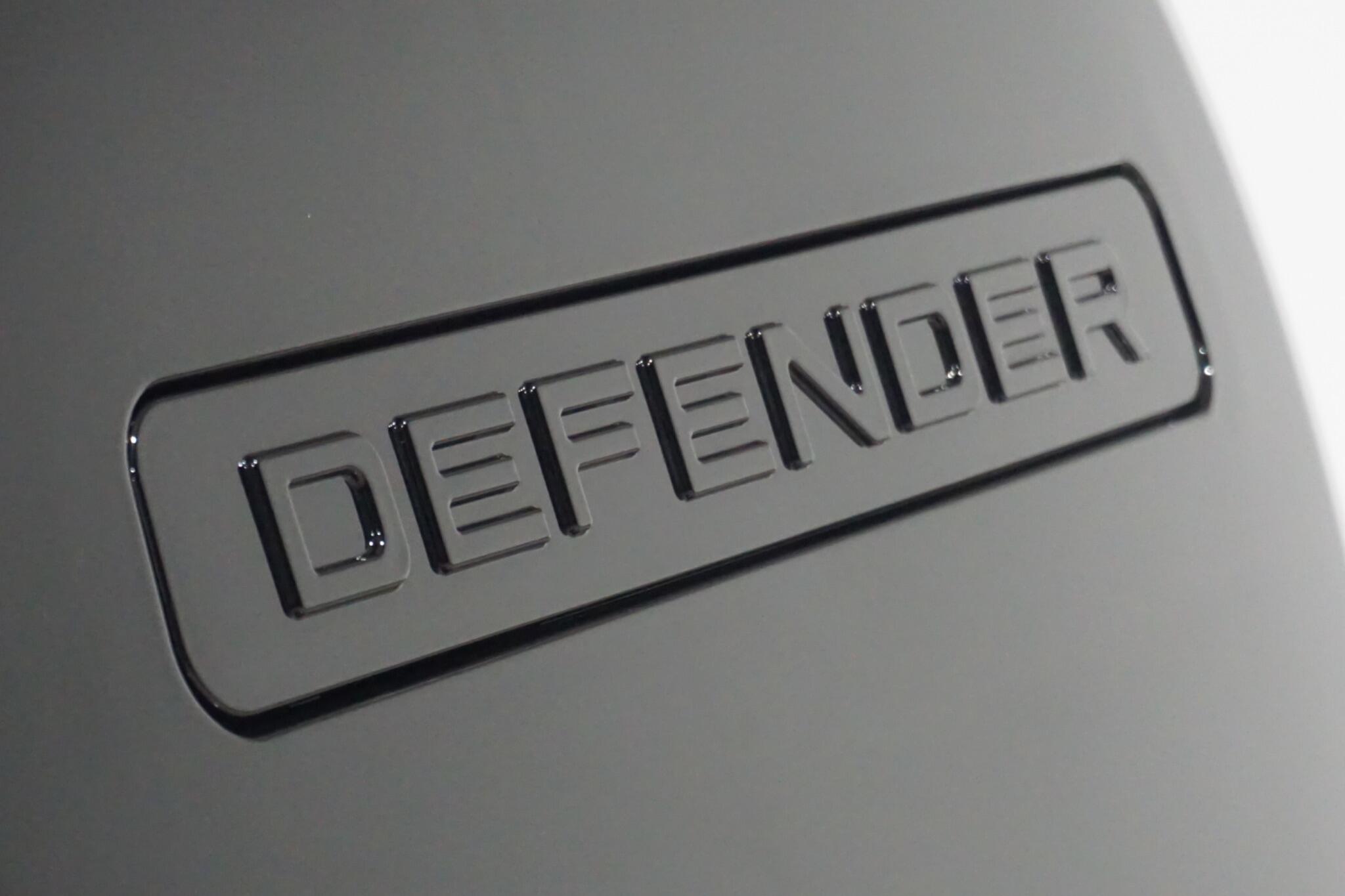 Land Rover Defender 110 3.0 D250 MHEV HSE Hard Top SUV 5dr Diesel Auto 4WD MWB Euro 6 (s/s) (250 ps)